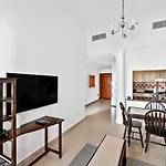 Trendy 1Br Dubai Marina Apartment With Pool & Gym
